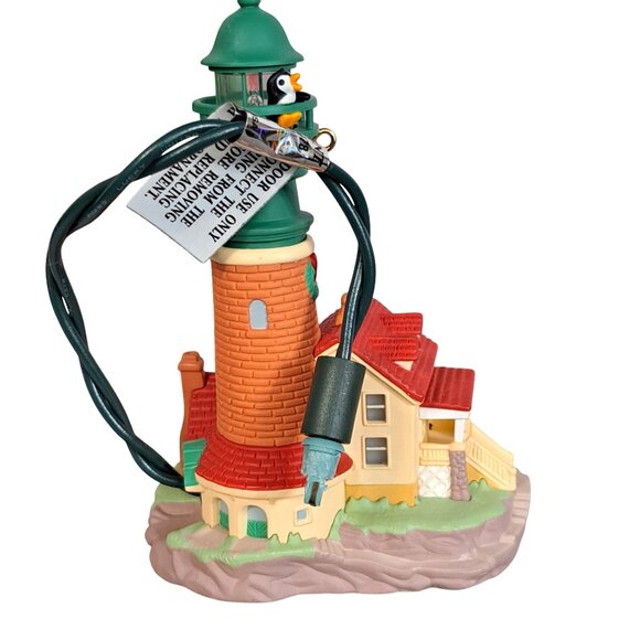 Hallmark  Magic Ornament 5th in Lighthouse Greetings Magic Light Series 2001 - Picture 9 of 15
